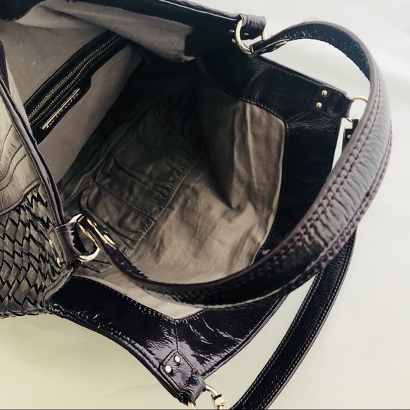 Purple crinkle patent leather Handbag - Picture 4 of 6